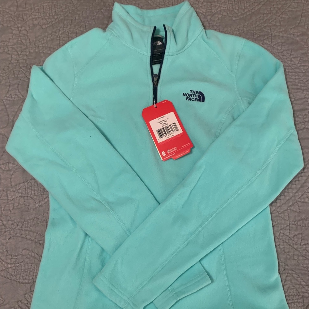 Women’s North Face fleece pullover